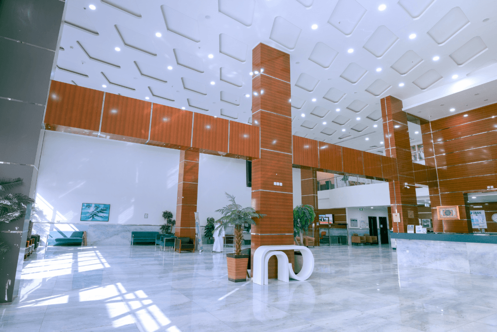 مدخل مجمع عيادات البدري الطبية