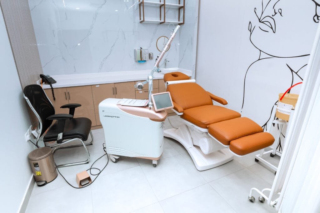 عيادة التجميل
